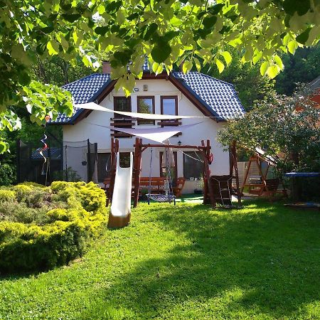 Liliána Vendégház Balatonfůzfő Exterior foto