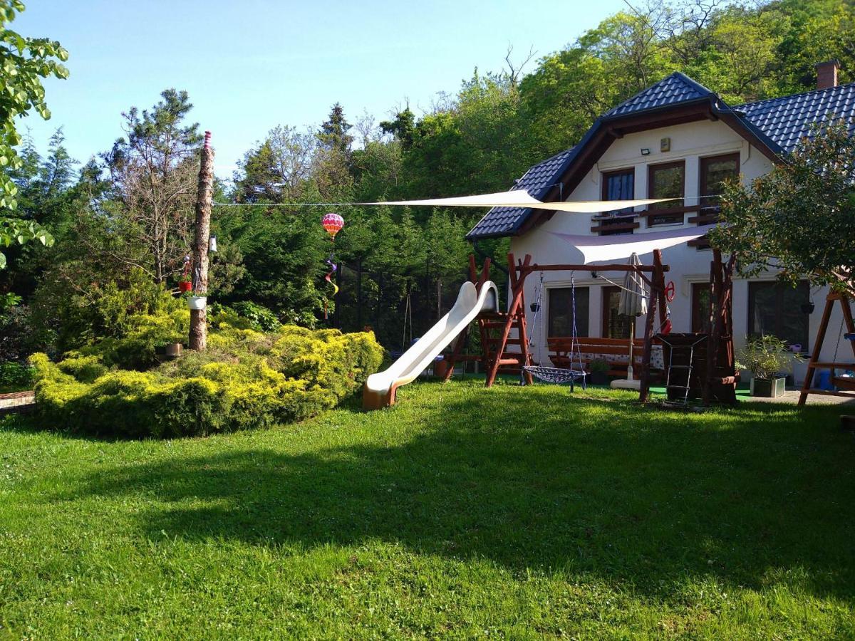 Liliána Vendégház Balatonfůzfő Exterior foto