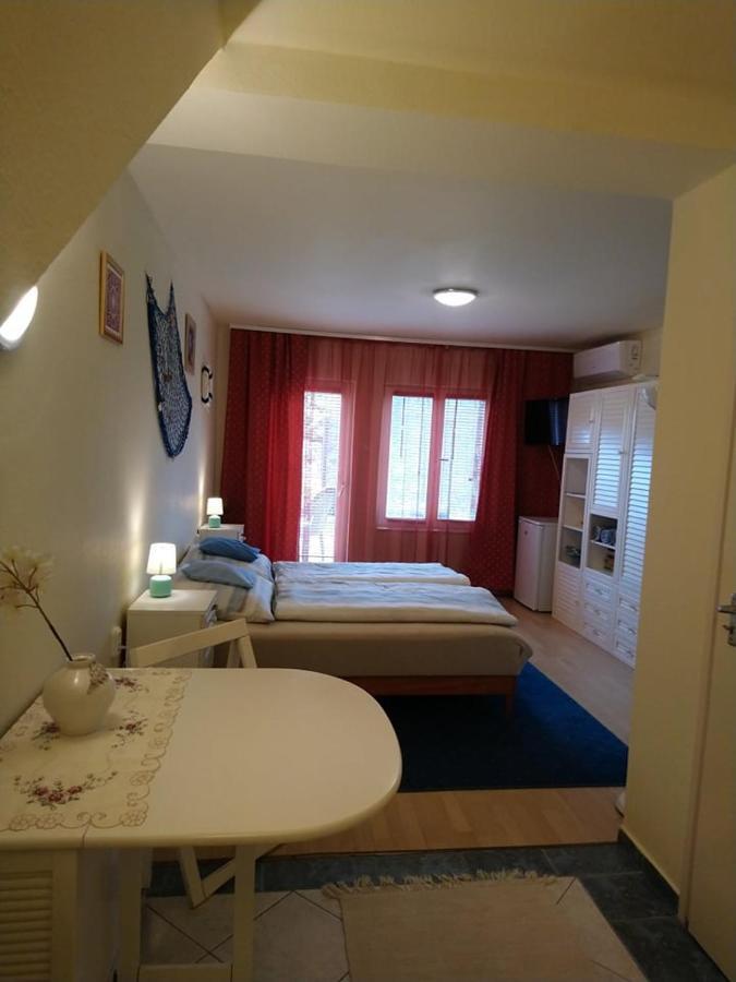 Liliána Vendégház Balatonfůzfő Exterior foto