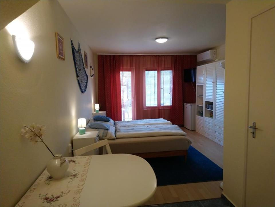 Liliána Vendégház Balatonfůzfő Exterior foto